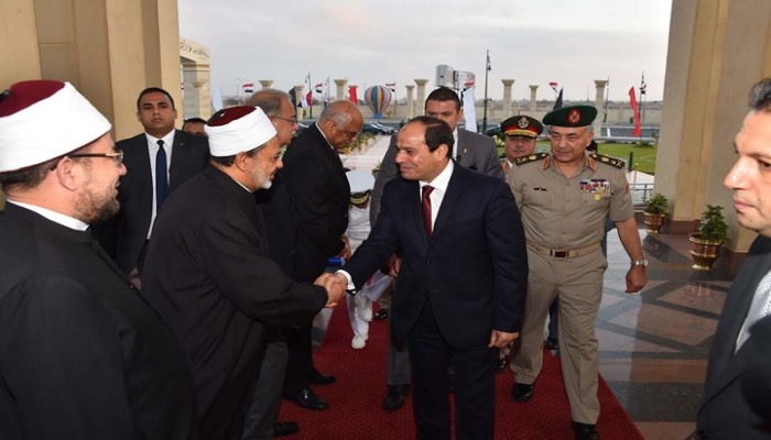 هل تنهي أموال الوقف "شهر العسل" بين السيسي والأزهر؟