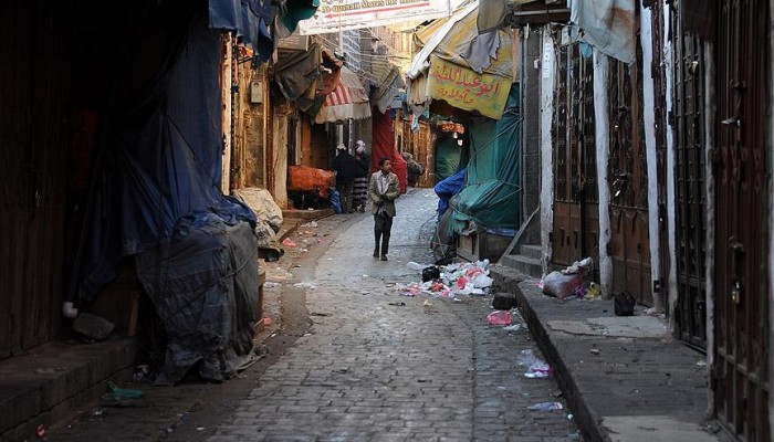 "الصليب الأحمر": المجتمع اليمني ينحدر نحو الموت البطيء بسبب المجاعة