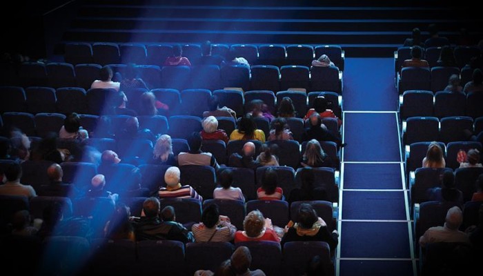 السعودية.. افتتاح أول دار سينما في الرياض 18 أبريل