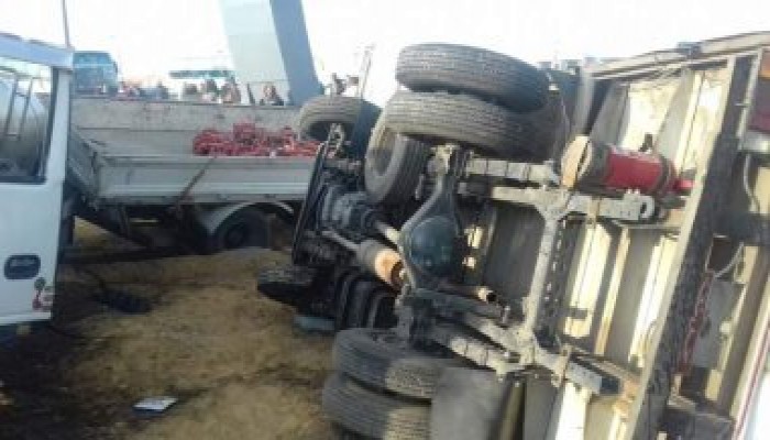 توقف حركة المرور بطريق إسكندرية الصحراوى بسبب حادث تصادم وإصابة 4أشخاص