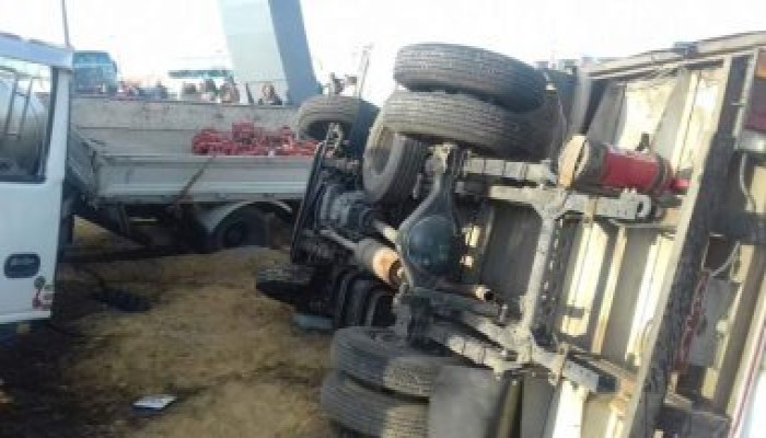 توقف حركة المرور بطريق إسكندرية الصحراوى بسبب حادث تصادم وإصابة 4أشخاص