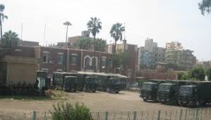مأمور سجن المنصورة ونائبه يرتكبان انتهاكات بحق المعتقلين