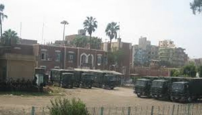 مأمور سجن المنصورة ونائبه يرتكبان انتهاكات بحق المعتقلين