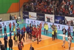 الأهلى يهزم الطلائع 3/0 ويتوج بلقب البطولة الأفريقية للطائرة