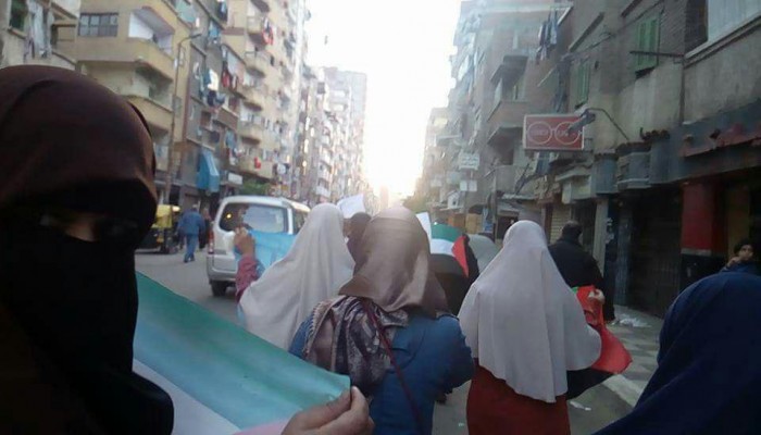 مسيرة لـ"نساء ضد الانقلاب" بالإسكندرية بأسبوع "باطل"