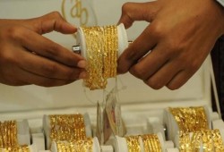 الذهب يتراجع 3 جنيهات ونصف وعيار 21 يسجل 655 جنيها للجرام