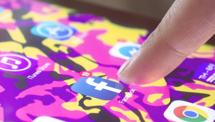 فيسبوك تبدأ بنسخ المزيد من ميزات إنستاجرام