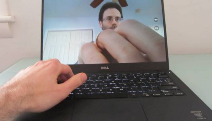 هكذا تمنع كاميرات أجهزتك من "التجسس" عليك