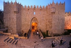 غضب بالقدس تجاه زعماء العرب وقمتهم