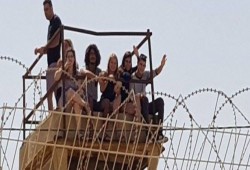 أبراج يعتليها مستوطنون على حدود غزة.. ماذا يفعلون؟