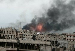 نظام الأسد يواصل قصف مخيم اليرموك بالبراميل المتفجرة