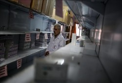 مسؤول فلسطيني: الأدوية والمستلزمات الطبية في مستوى حرج بغزة
