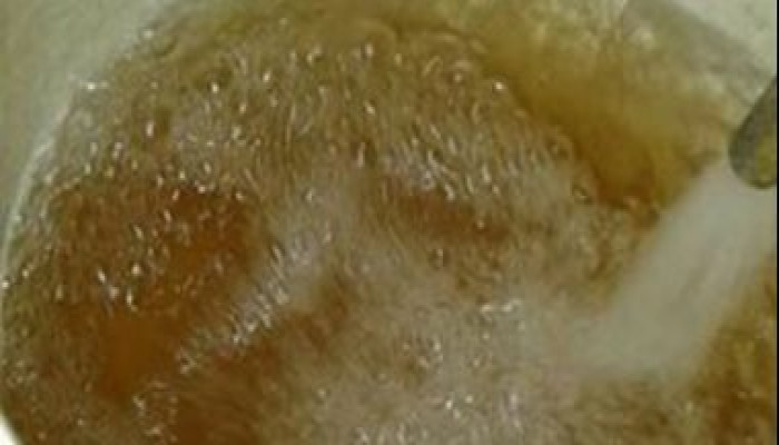 أهالى قرى بنى سويف يشربون مياها ملونة بالتلوث والمسؤلون نيام