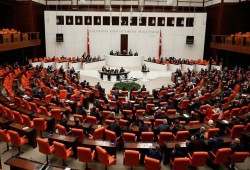 البرلمان التركي يوافق على مقترح الانتخابات الرئاسية والبرلمانية المبكرة