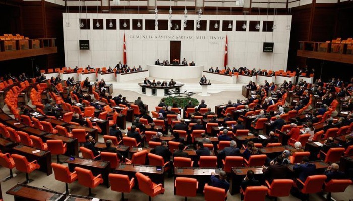 البرلمان التركي يوافق على مقترح الانتخابات الرئاسية والبرلمانية المبكرة