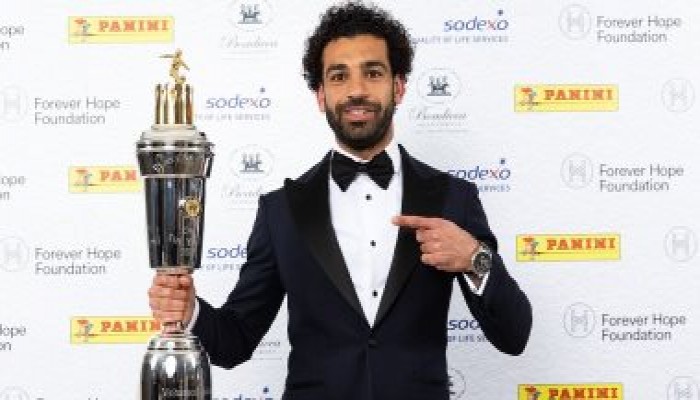 محمد صلاح أول مصرى فى التاريخ يفوز بجائزة الأفضل بإنجلترا