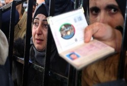 سلطات الانقلاب تفتح معبر رفح لعودة 20 عالقا بمطار القاهرة