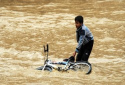 13 قتيلا.. ضحايا السيول في الشرق الأوسط (محصلة)