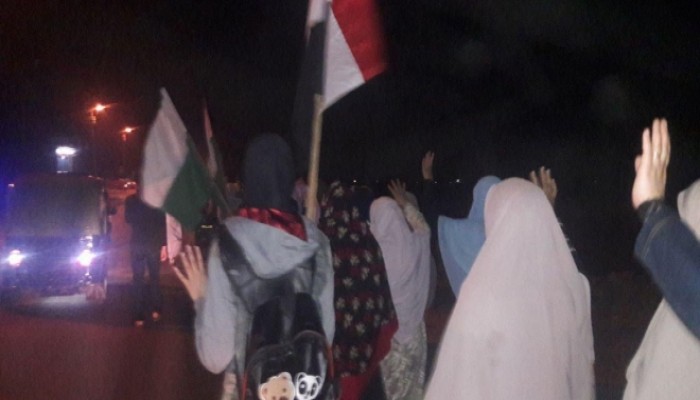 مسيرة ليلية لثوار أبو المطامير تندد بفشل الانقلاب في مواجهة الأمطار