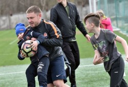 لماذا يلعب الأطفال بلا تعب؟