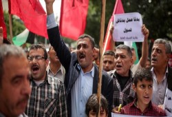 وقفة بغزة بمناسبة "يوم العمال" احتجاجاً على أوضاعهم "المتردية"