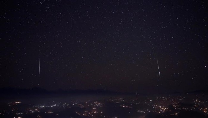 زخة شهب "إيتا الدلويات" تزين السماء