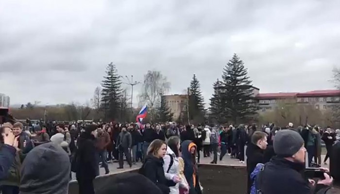 الشرطة الروسية تعتقل نافالني وبعض أنصاره