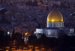 فلسطينيو الداخل يشاركون في تهيئة المسجد الأقصى لاستقبال شهر رمضان