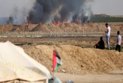 17 طائرة ورقية تحرق مئات الدونمات في "غلاف غزة"