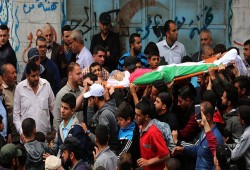 54 شهيدا و9520 إصابة منذ بدء مسيرات العودة