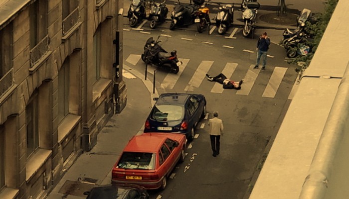 قتيلان وعدد من الجرحى في هجوم بالسكين وسط باريس