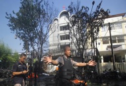 عشرات القتلى والجرحى بهجمات على كنائس بإندونيسيا