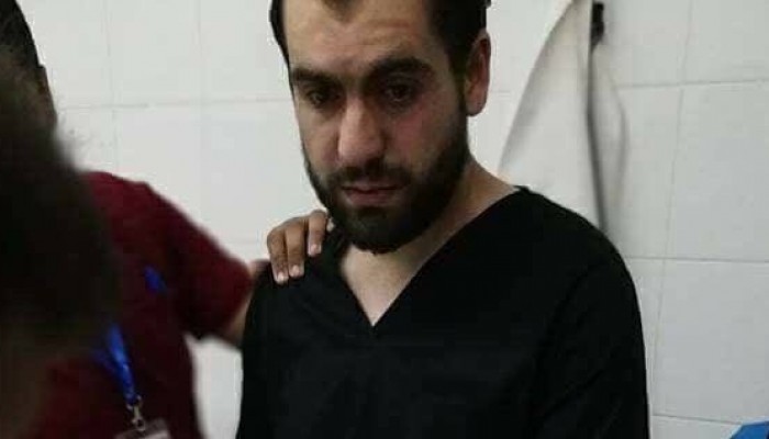 طبيب بغزة يفاجأ بإحضار شقيقه شهيدا إلى المستشفى (صورة)