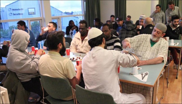 أول أيام رمضان ينقضي في إستراليا .. والمسلمون يتناولون طعام الإفطار