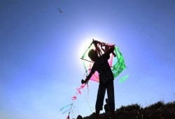 كيف حوّلت الطائرات الورقية حياة مستوطني "الغلاف" إلى كابوس؟