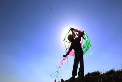 فيديو كيف حوّلت الطائرات الورقية حياة مستوطني "الغلاف" إلى كابوس؟