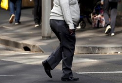 انزع حذاءك قبل دخول منزلك لتتفادى السمنة