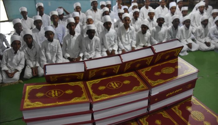 وقف الديانة التركي يوزع مساعدات غذائية في سريلانكا بمناسبة رمضان