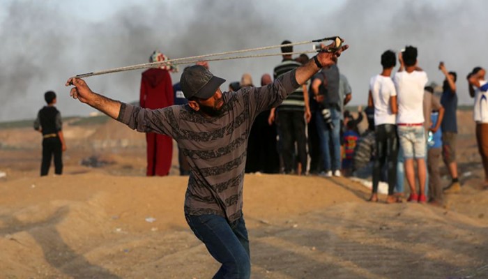 المقلاع .. أداة نضال فلسطيني حاضرة في مسيرة العودة