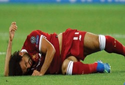 تقارير: يويفا يبحث فتح تحقيقات بسبب تدخل راموس على صلاح