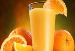 أطباء يحذرون من تناول عصير البرتقال في الإفطار