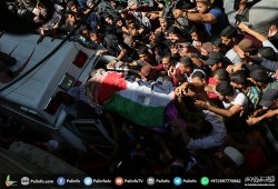 جماهير حاشدة تشارك في تشييع المسعفة رزان النجار