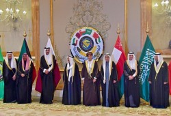 لوموند: بعد سنة من حصار قطر.. الخليج أضعف بمواجهة إيران