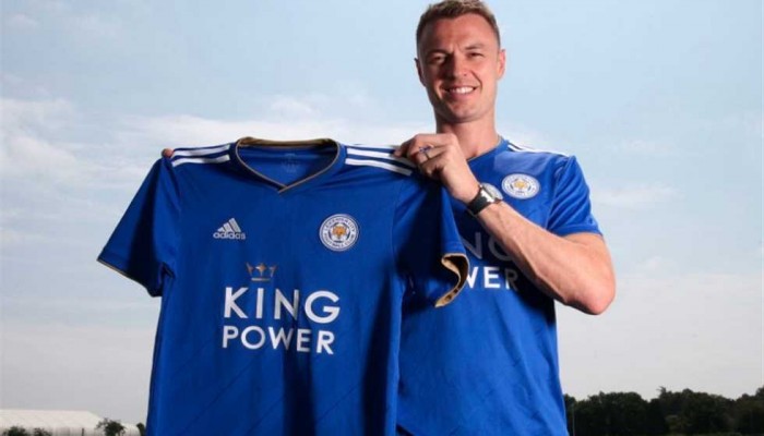 فرصة لعلي جبر.. ليستر سيتي يضم إيفانز من وست بروميتش