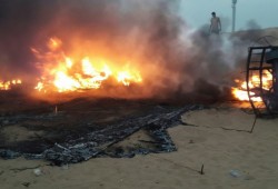 طائرات الاحتلال تلقي قنابل حارقة على مخيم العودة برفح