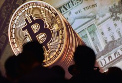 العملات الرقمية تواصل النزيف.. "بيتكوين" تواجه خسائر قاسية
