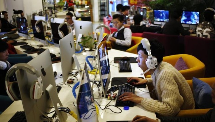 إنهم يخترقون دماغك.. كيف نهزم إدمان وسائل التواصل؟