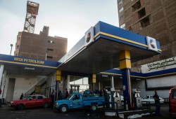 "السيسي" يكوي المصريين: رفع أسعار البنزين وأنبوبة البوتجاز