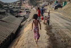 حنين وحزن.. عيد الروهنغيا في مخيمات اللجوء