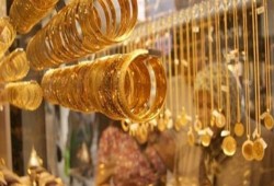 الذهب يرتفع عالميا بسبب توترات التجارة بين أمريكا والصين